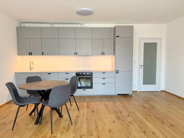 Pronájem bytu 3+kk, Praha - Nusle, Muzikova, 95 m2