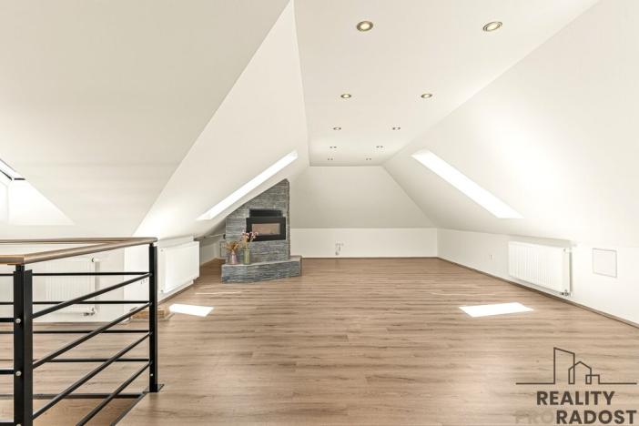 Prodej rodinného domu, Králův Dvůr - Křižatky, 240 m2