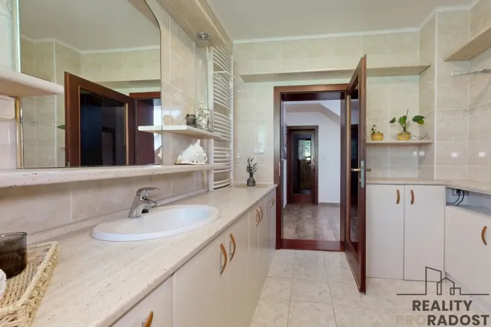 Prodej rodinného domu, Králův Dvůr - Křižatky, 240 m2