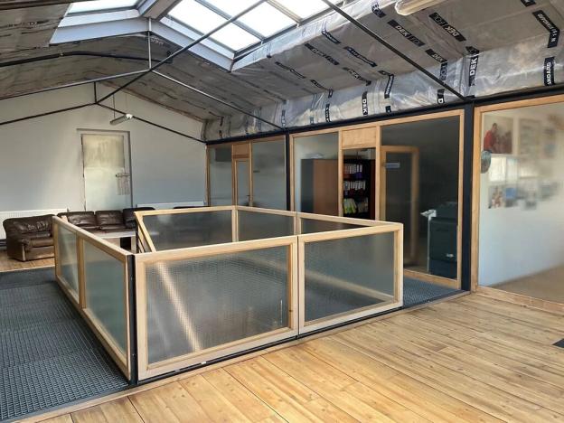 Pronájem výrobních prostor, Tachlovice, Karlštejnská, 28800 m2