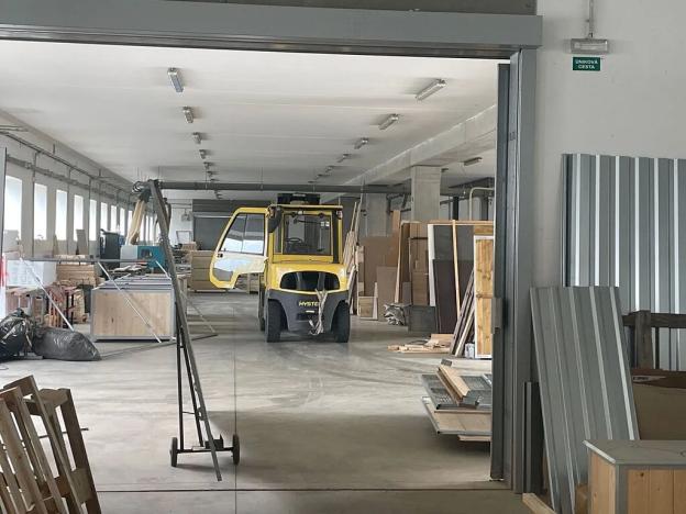 Pronájem výrobních prostor, Tachlovice, Karlštejnská, 28800 m2