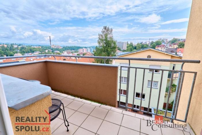 Prodej bytu 4+1, Karlovy Vary - Drahovice, Zbrojnická, 140 m2