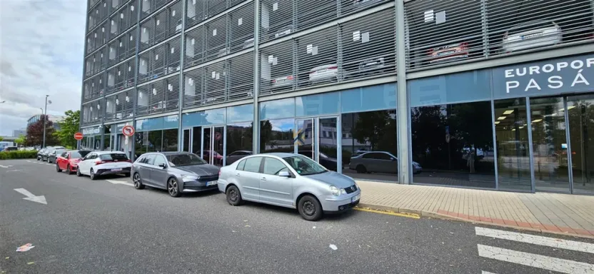 Pronájem obchodního prostoru, Praha - Ruzyně, Aviatická, 770 m2