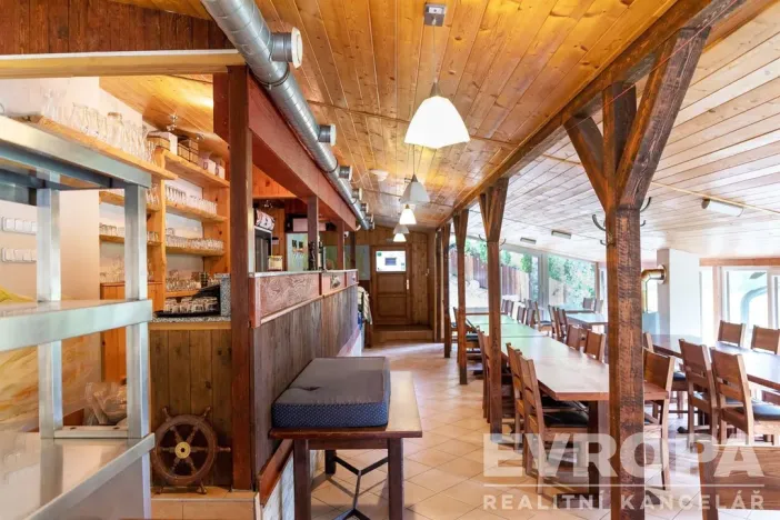 Prodej restaurace, Lety, Na skalkách, 270 m2