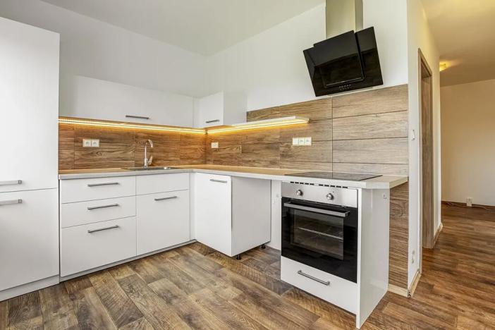 Pronájem bytu 3+1, České Velenice, 67 m2