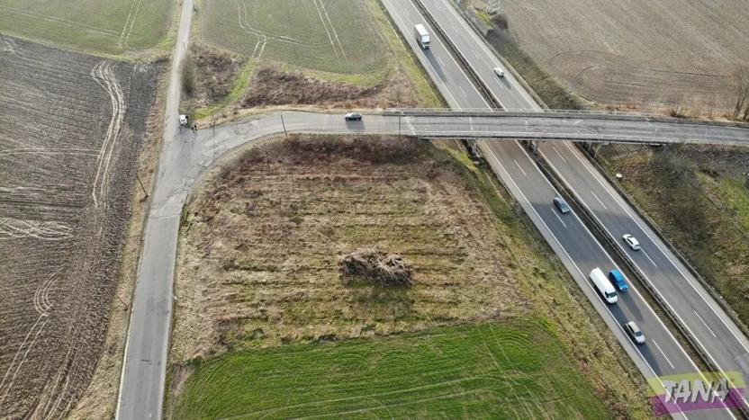 Prodej komerčního pozemku, Čtveřín, 3080 m2