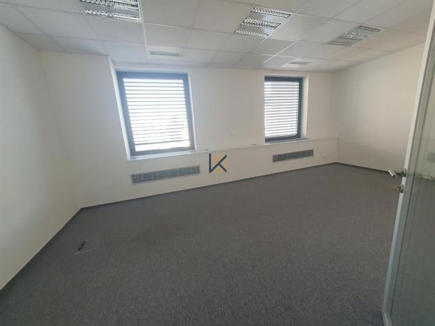Pronájem kanceláře, Praha - Karlín, Thámova, 309 m2