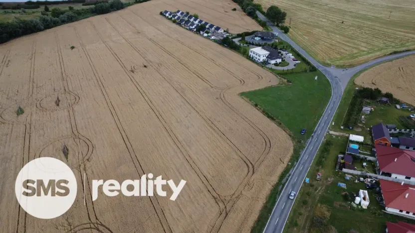 Prodej pole, Milovice, 3519 m2