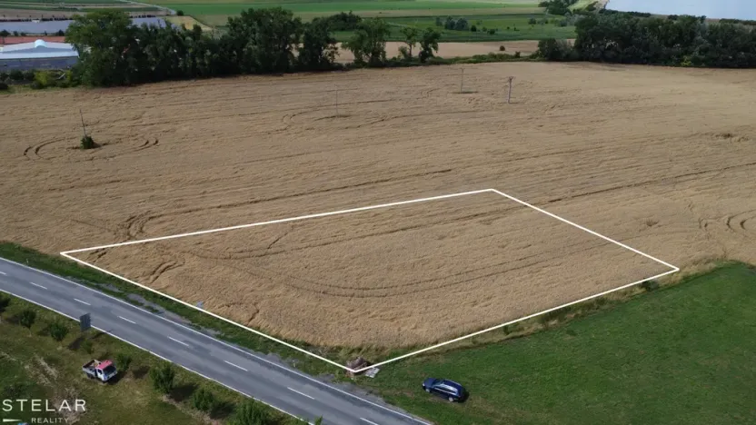 Prodej komerčního pozemku, Milovice, 4340 m2