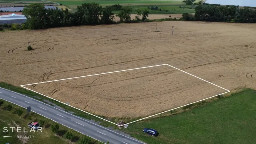 Prodej komerčního pozemku, Milovice, 4340 m2