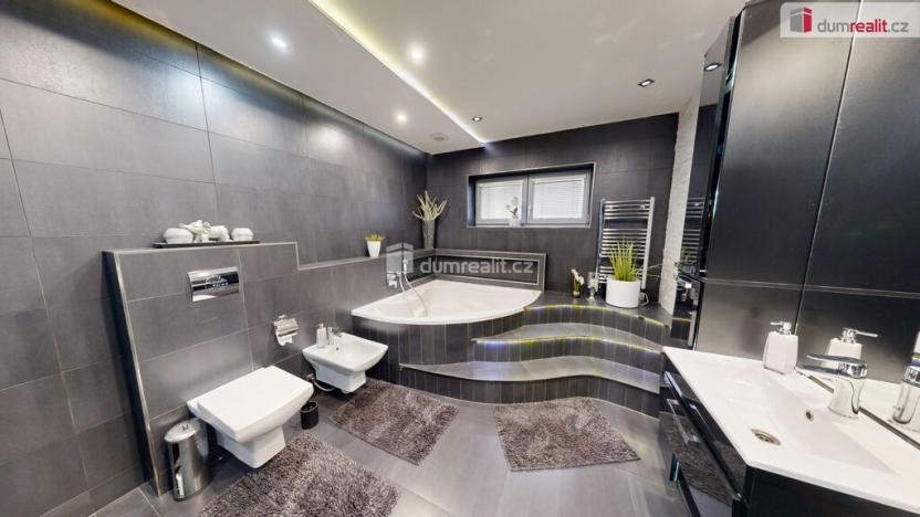 Prodej rodinného domu, Vítkov, Hřbitovní, 237 m2