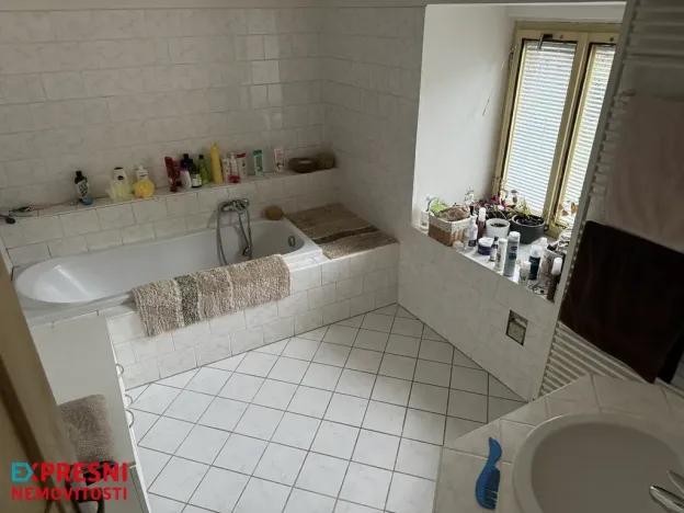 Prodej rodinného domu, Malečov - Horní Zálezly, 280 m2