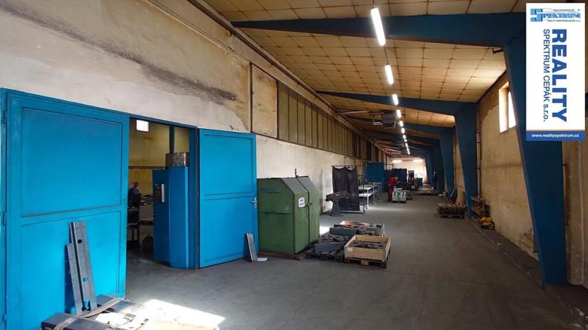 Pronájem skladu, Lišov, Hůrecká, 1768 m2