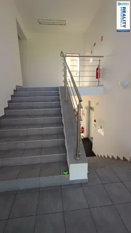 Pronájem kanceláře, Lišov, Hůrecká, 235 m2