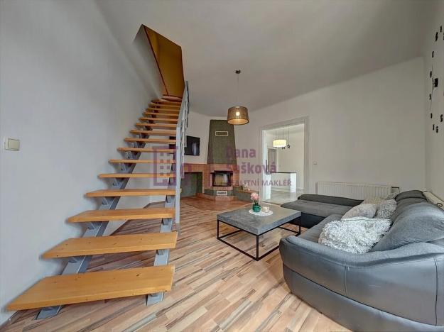 Prodej bytu 4+1, Jindřichův Hradec, Stará cesta, 132 m2