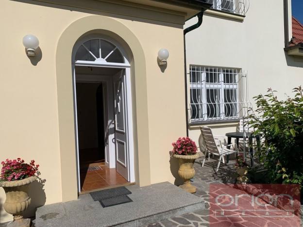 Pronájem vily, Černošice, V Horce, 300 m2