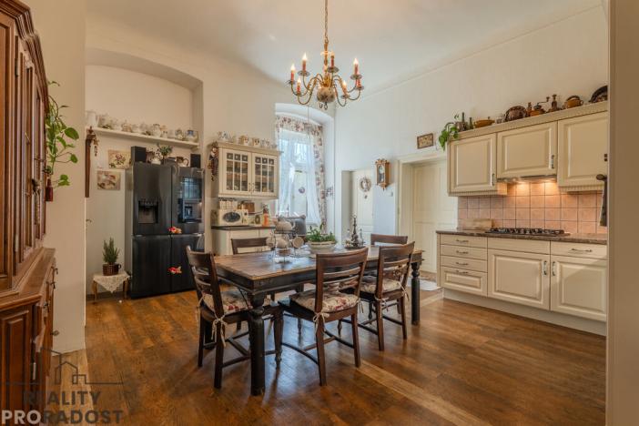 Prodej vily, Kučerov, 292 m2