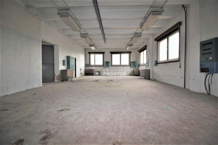 Pronájem skladu, Nučice, K Desítce, 400 m2