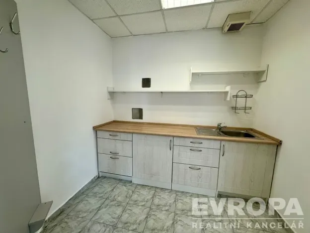 Pronájem kanceláře, Kralovice, nám. Osvobození, 54 m2