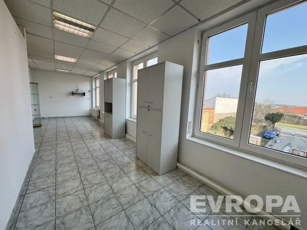 Pronájem kanceláře, Kralovice, nám. Osvobození, 54 m2