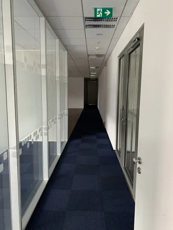 Pronájem kanceláře, Brno, Holandská, 936 m2