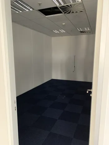 Pronájem kanceláře, Brno, Holandská, 936 m2