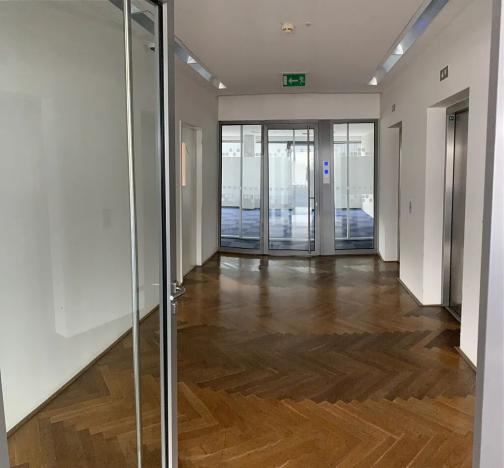 Pronájem kanceláře, Brno, Holandská, 936 m2