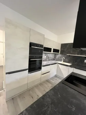 Pronájem bytu 2+kk, Olomouc, Dobrovského, 64 m2