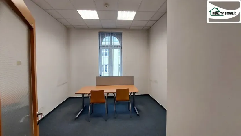 Pronájem kanceláře, Cheb, Májová, 19 m2