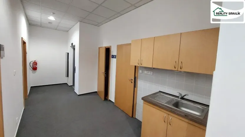 Pronájem kanceláře, Cheb, Májová, 19 m2