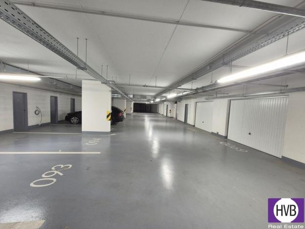 Pronájem garážového stání, Praha, Výstavní, 13 m2