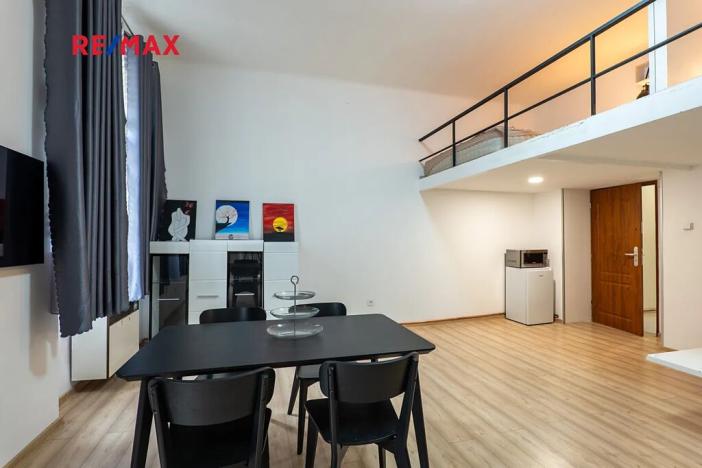 Prodej bytu 1+kk, Praha - Staré Město, Hradební, 42 m2