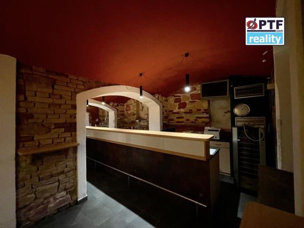Pronájem restaurace, Plzeň, Veleslavínova, 325 m2