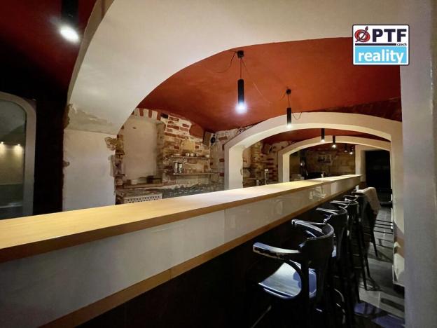 Pronájem restaurace, Plzeň, Veleslavínova, 325 m2