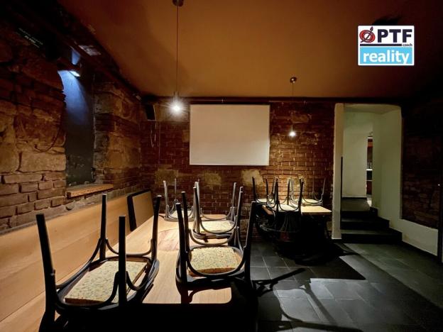 Pronájem restaurace, Plzeň, Veleslavínova, 325 m2