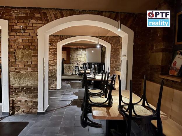 Pronájem restaurace, Plzeň, Veleslavínova, 325 m2