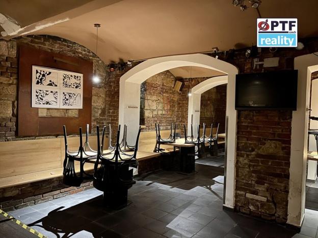 Pronájem restaurace, Plzeň, Veleslavínova, 325 m2