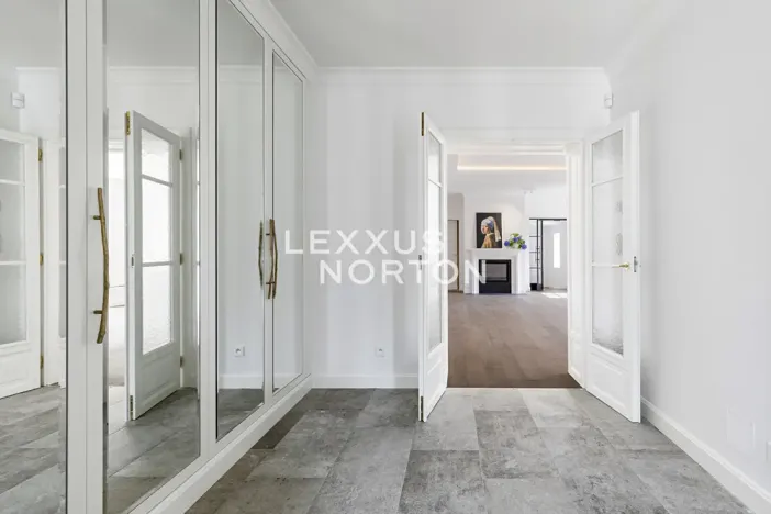 Prodej vily, Praha - Dejvice, V Šáreckém údolí, 253 m2