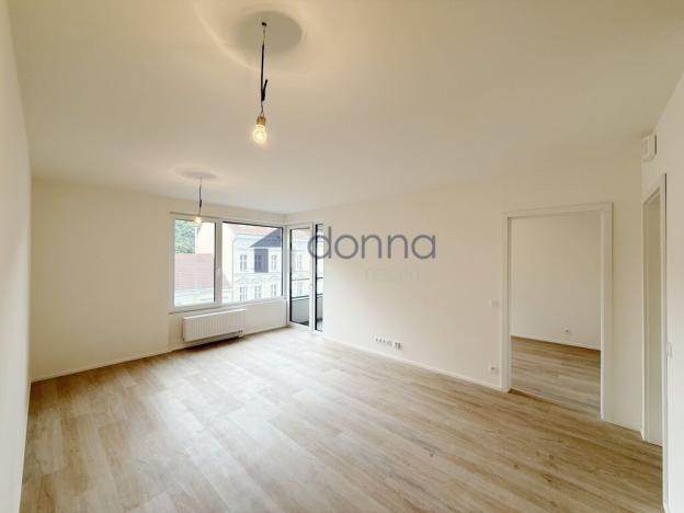 Pronájem bytu 2+kk, Praha, Plzeňská, 54 m2