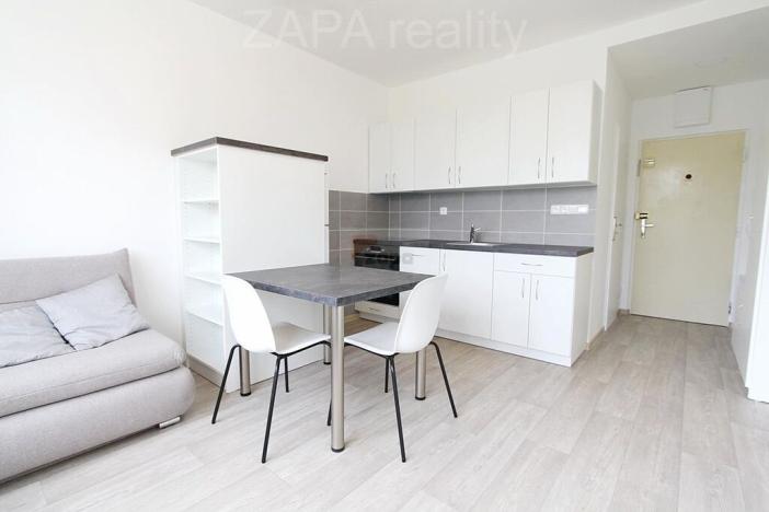 Pronájem bytu 2+kk, Praha - Hostivař, Bělinského, 35 m2