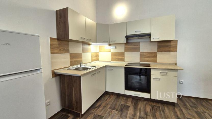 Pronájem bytu 2+kk, Písek - Vnitřní Město, Velké náměstí, 72 m2