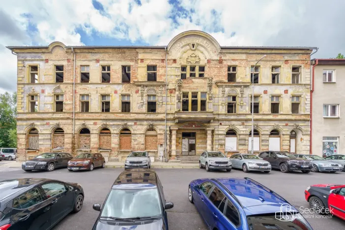 Prodej komerční nemovitosti, Sokolov, Nádražní, 1600 m2