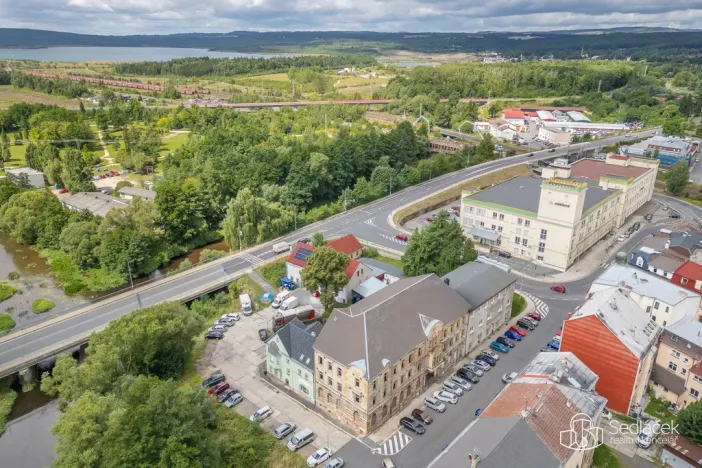 Prodej komerční nemovitosti, Sokolov, Nádražní, 1600 m2