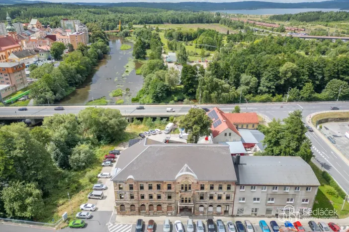 Prodej komerční nemovitosti, Sokolov, Nádražní, 1600 m2