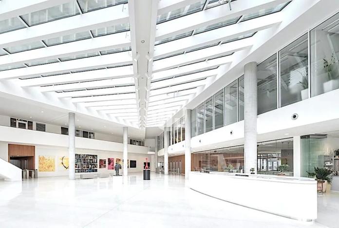 Pronájem kanceláře, Praha - Nusle, Pikrtova, 989 m2