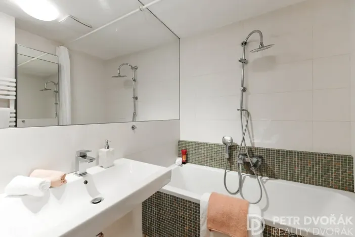 Pronájem bytu 3+kk, Praha - Vinohrady, Záhřebská, 68 m2