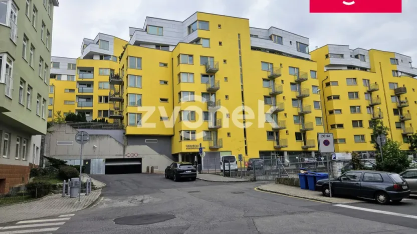 Prodej garáže, Praha - Žižkov, Jeseniova, 12 m2