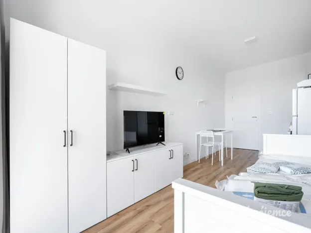 Pronájem bytu 1+kk, Praha - Kyje, Za černým mostem, 24 m2