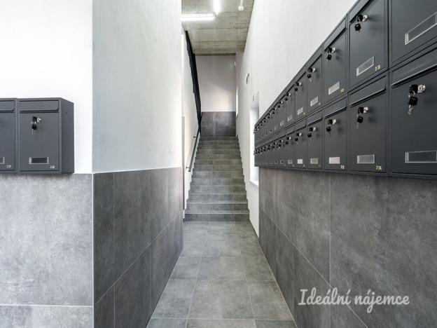 Pronájem bytu 1+kk, Praha - Kyje, Za černým mostem, 24 m2