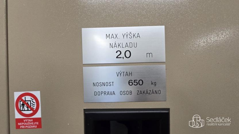 Pronájem obchodního prostoru, Sokolov, Trocnovská, 876 m2